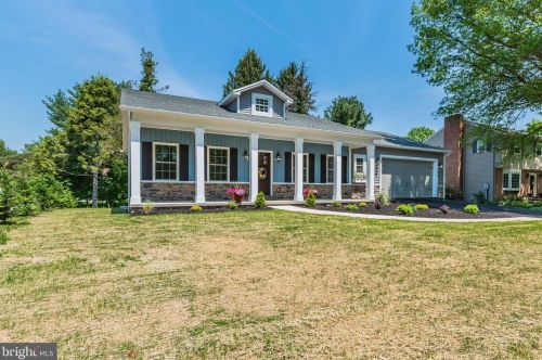 511 Biddle Dr, Carlisle, PA 17013-4422