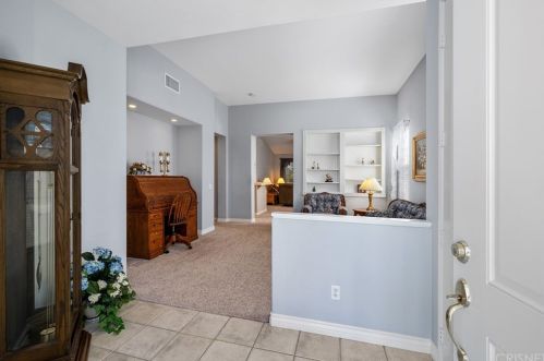 28962 High Sierra Trl, Santa Clarita, CA 91390-5289