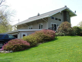 246 Lonely Ln, Bangor, PA 18013-5618