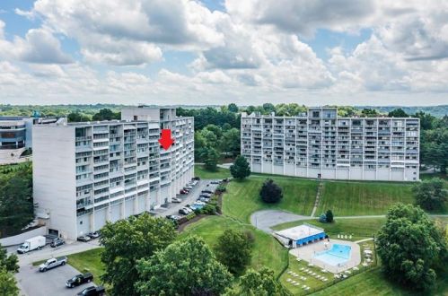 1160 Bower Hill Rd, Pittsburgh PA  15243-1350 exterior