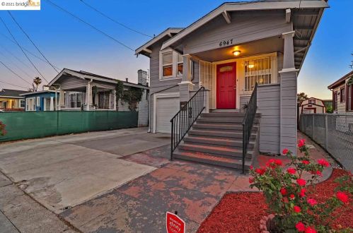 6947 Halliday Ave, Oakland, CA 94605-2359
