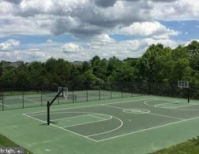 5410 Dabneys Mill Ct, Haymarket VA  20169-4519 exterior