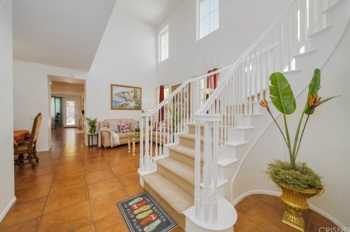 19917 Sassoon Pl, Santa Clarita, CA 91350-3861