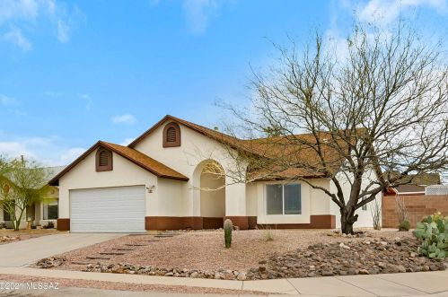 9140 Spire Ln, Tucson, AZ 85715-5739