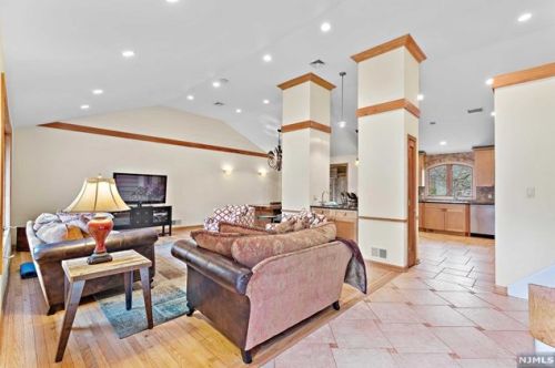 38 Pine Pl, Harrington Park, NJ 07640-1110