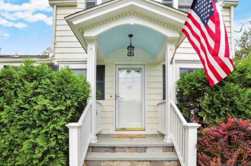 129 Compo Rd, Westport, CT 06880-2518