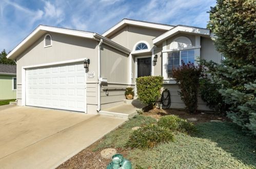 355 Lark Dr, Lake Nacimiento, CA 93446-4018