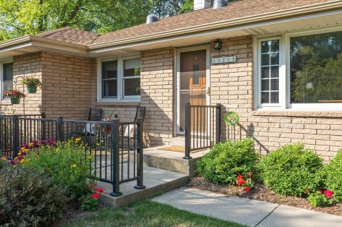 12715 Nicolet Dr, Waukesha, WI 53151-8261