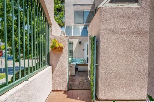 400 Monterey Rd, Glendale, CA 91206-2065