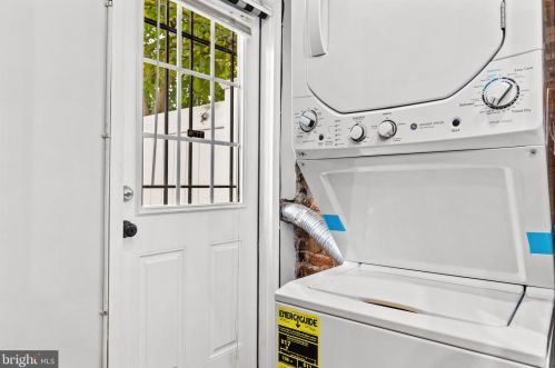 629 18th St, Washington DC  20002-7209 exterior