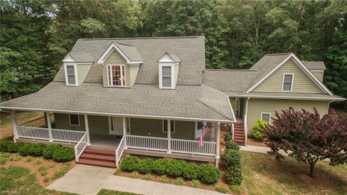 15765 Breezy Hill Ln, Smithfield, VA 23430-6681