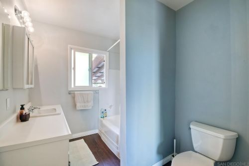 1552 Monmouth Dr, San Diego CA 92109-2247 exterior