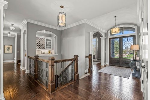 1290 Mary Hill Cir, Chenequa, WI 53029-8006