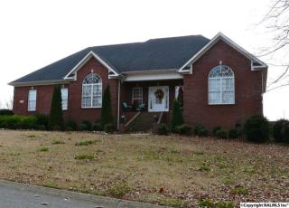6 Hollytree Cir, Fayetteville, TN 37334-8081