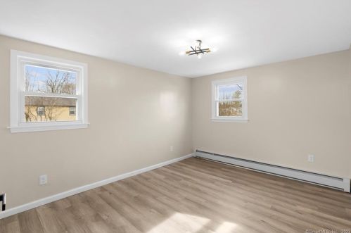 379 Mountain Rd, Hartford CT  06107-1028 exterior