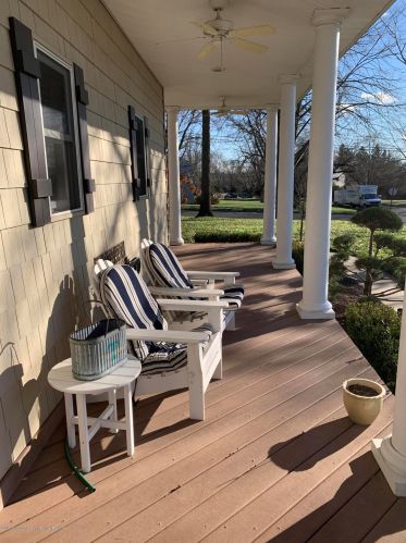 60 Crow Hill Rd, East Freehold, NJ 07728-8404