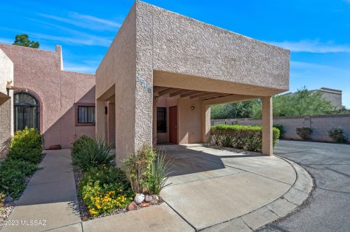 3960 Roger Ln, Tucson, AZ 85719-1462