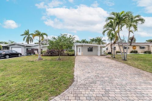 553 Ivy Ave, West Palm Beach, FL 33410-4831