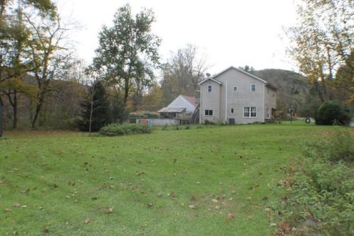 1740 Winterdale Rd, Starlight, PA 18461