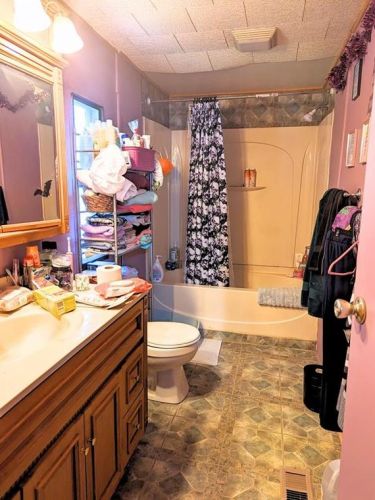 1024 Cherry Tree Xing, Breinigsville PA  18031-1607 exterior