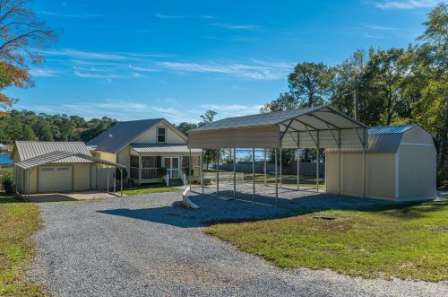 883 Squirrel Rd, Defuniak Springs FL  32433-7686 exterior