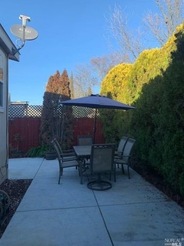 1114 Dale Ct, Santa Rosa CA  95401-4448 exterior