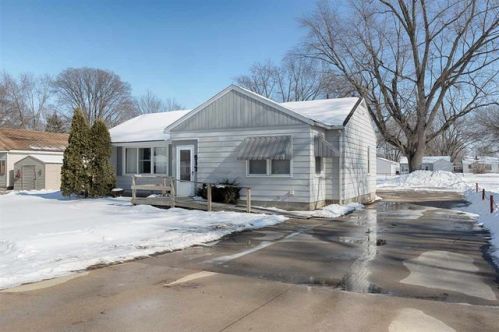 917 Colleen Ave, Waterloo, IA 50707-1735