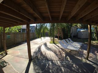 1223 13th St, Saint Petersburg FL  33705-1010 exterior