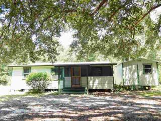 28 Dempsey Dr, Crawfordville, FL 32327-1670