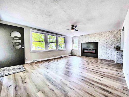 1406 Southland Ave, Oshkosh, WI 54902-4259