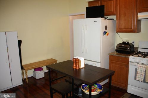 2344 Derry St, Harrisburg PA 17111-2616 exterior