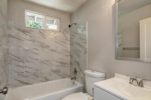 10415 Jitney Ln, Grass Valley, CA 95945-8518