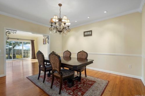 47 Washington Ave, Crotonville NY  10562-5520 exterior