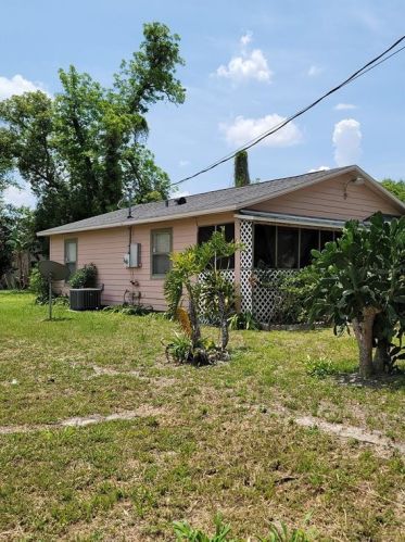 927 11th St, Sanford, FL 32771-2136