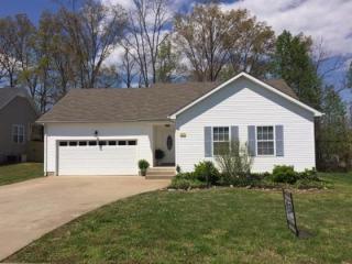 329 Mills Dr, Clarksville, TN 37042-5136