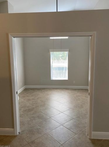 8025 San Vista Cir, Naples, FL 34109-7177