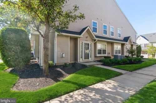 6304 Coventry Way, Mount Laurel, NJ 08054-6827