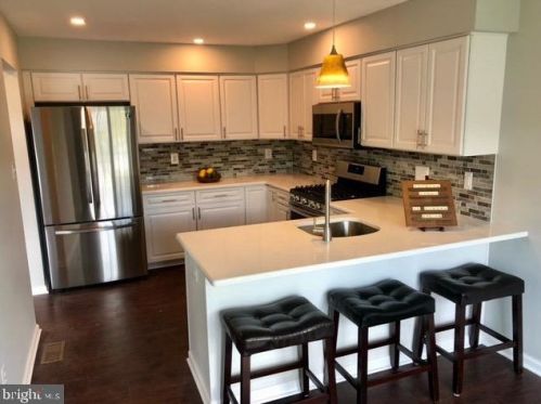 70 Ginger Dr, West Deptford, NJ 08086-2417