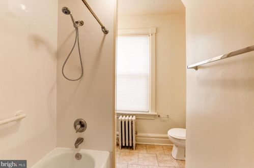 2346 Ellerslie St, Harrisburg PA 17104-2127 exterior