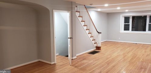 850 Longshore Ave, Philadelphia PA  19111-4423 exterior