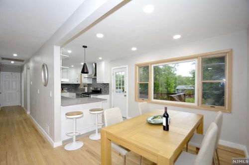 69 Mcnomee St, Oakland NJ  07436-2608 exterior