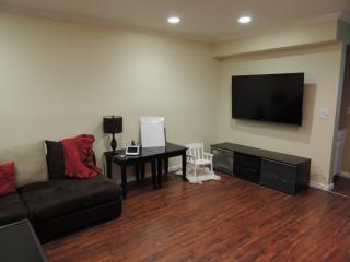 524 Maryland Ave, Glendale CA  91206-2266 exterior