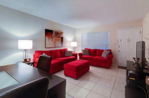 718 Hummingbird Ln, Orlando, FL 32825-7831
