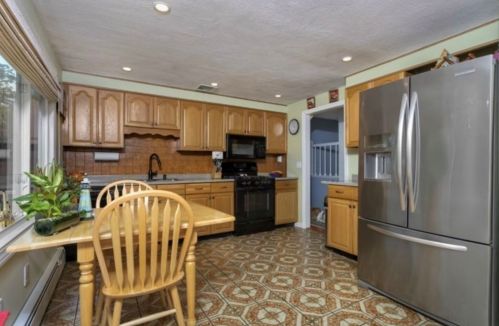 1 Harmony Ln, Methuen MA 01844-5405 exterior