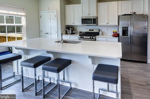 119 Nathan Dr, Riverton NJ  08077 exterior