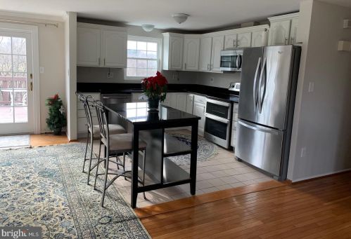 10631 Runaway Ln, Great Falls VA  22066-2419 exterior