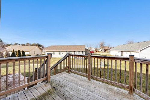 2038 Chloe Ct, Menasha WI  54952-8941 exterior