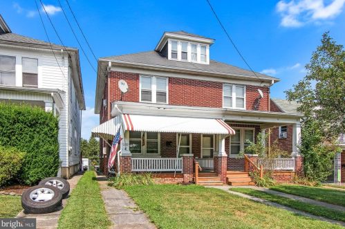 539 Main St, Red Lion, PA 17356-2414