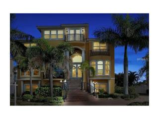 5953 Bayview Cir, Saint Petersburg, FL 33707-3929