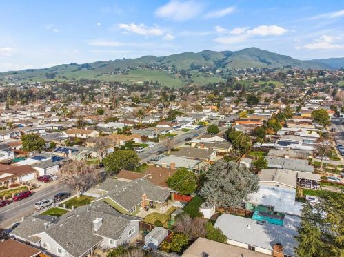 3374 Pepper Tree Ln, San Jose, CA 95127-1131